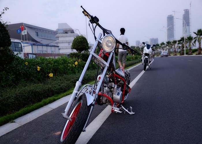 Motocicleta legal de la calle del estilo 50cc del hombre araña, el tanque de encargo de la batería 3L de los interruptores 12V de Harley
