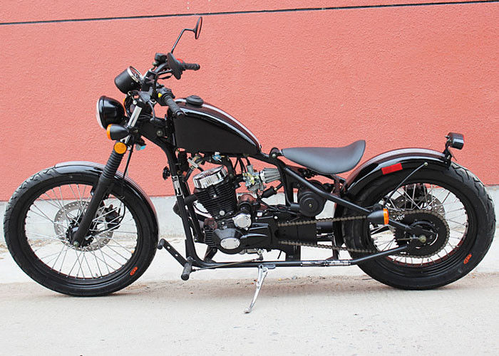 Motocicleta elegante del estilo del Bobber de la forma, motocicleta de 250 Bobber con los equipos de herramienta libres