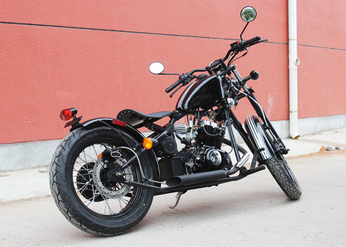 Motocicleta elegante del estilo del Bobber de la forma, motocicleta de 250 Bobber con los equipos de herramienta libres