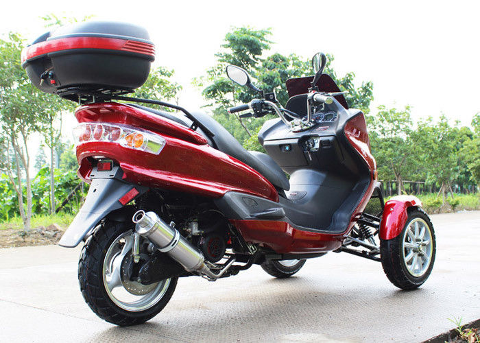 motocicleta 150cc de la vespa de 3 ruedas con el motor de 7.0kw 7500r/min 8HP/la caja de la parte posterior