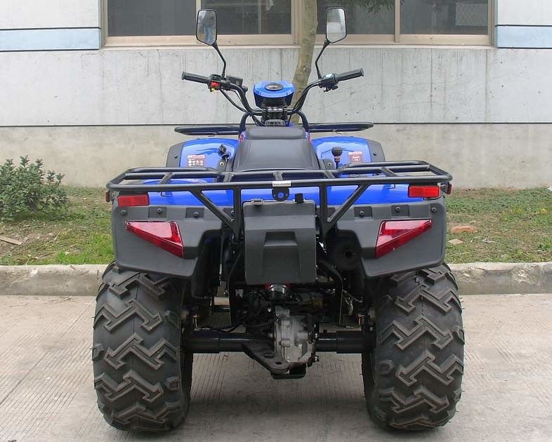Coche de cuatro ruedas completamente automático 2 * del revés 300cc dos Seater impulsión de eje refrigerada por agua 4