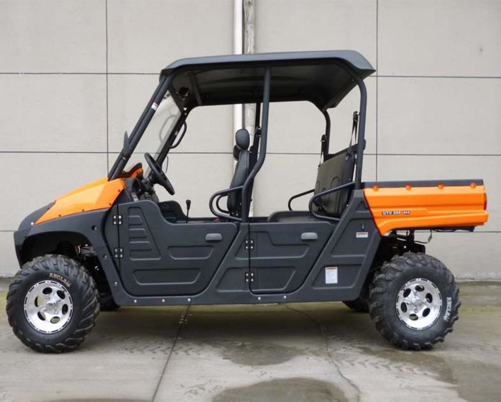600cc vehículo utilitario de cuatro ruedas, sola montaña rocosa UTV del movimiento 5 SEATER del cilindro 4