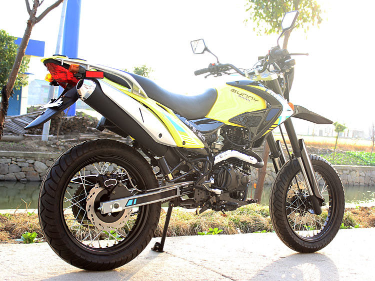 250cc escogen la motocicleta refrescada aire de la bici de la suciedad del movimiento del cilindro 4 con la impulsión de cadena