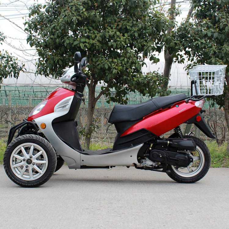 Ventile el solo movimiento refrescado del cilindro 4 de la tri motocicleta adulta de la rueda 50cc con la caja posterior