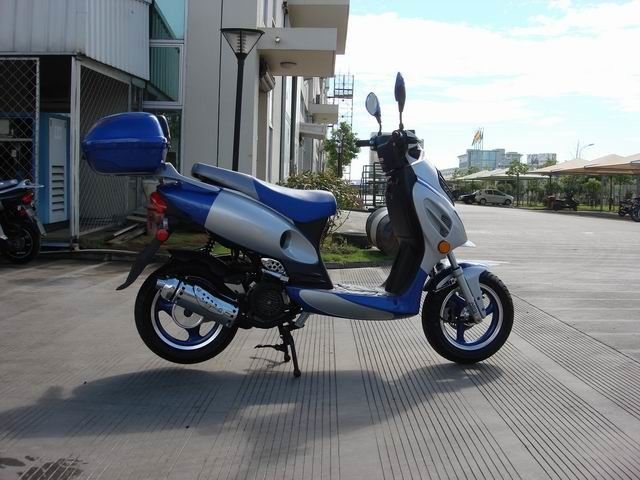 mini vespa 150cc con el motor refrescado aire a presión de Cvt, freno de tambor delantero de la parte posterior del disco