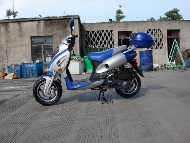 mini vespa 150cc con el motor refrescado aire a presión de Cvt, freno de tambor delantero de la parte posterior del disco