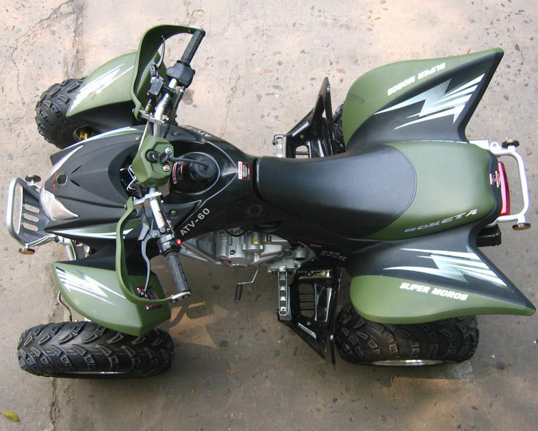 Juventud ATV que compite con, velocidad máxima 46.6mile/h del camino forestal 250cc de la granja y