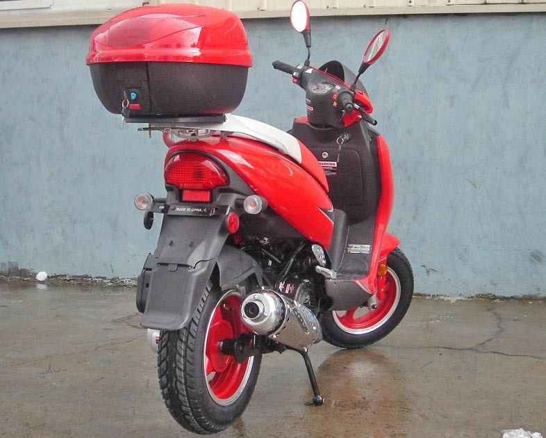vespa de la rueda 150cc 2 con el motor 12
