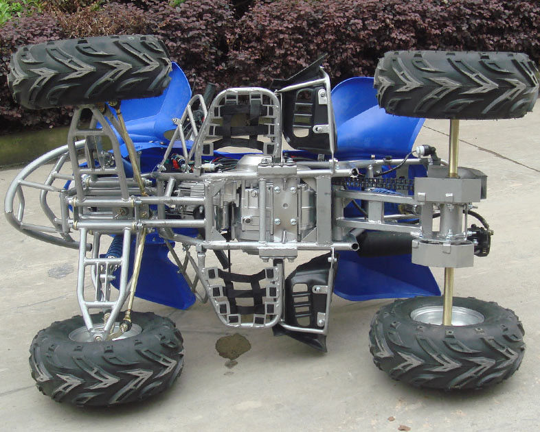 Juventud media de la talla 110CC que compite con el aire de ATV refrescado con 7