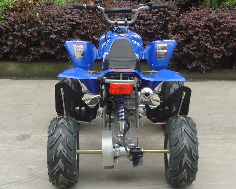 Juventud media de la talla 110CC que compite con el aire de ATV refrescado con 7