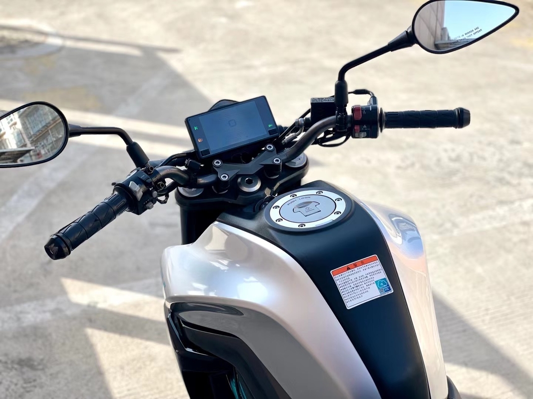 las motocicletas de alta potencia 150cc con aire refrescaron 4 el motor de la válvula del movimiento SOHC 2