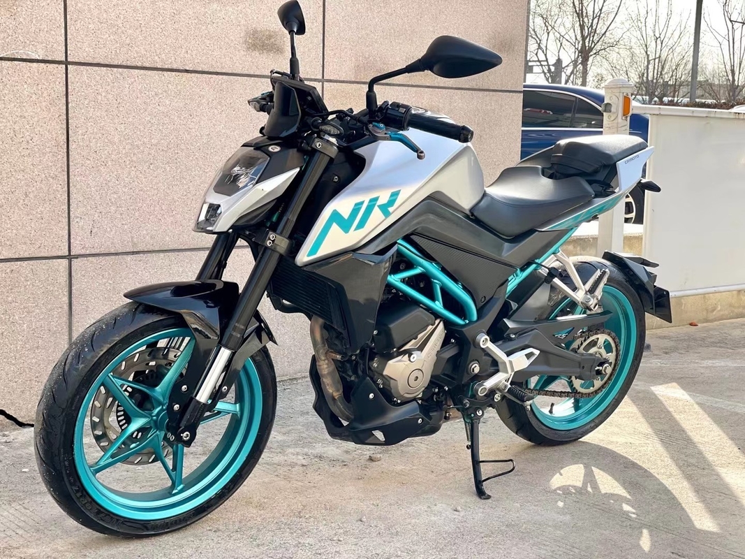 las motocicletas de alta potencia 150cc con aire refrescaron 4 el motor de la válvula del movimiento SOHC 2