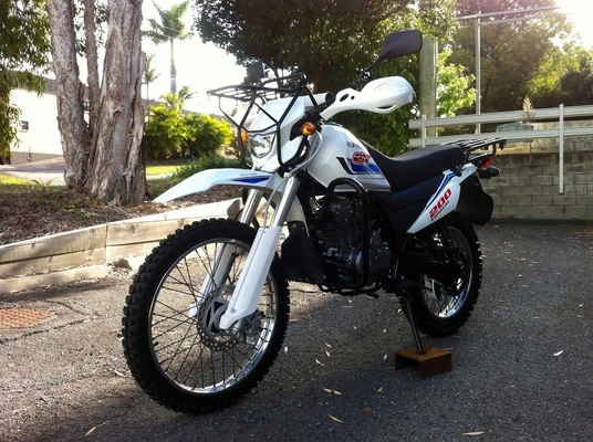 5 motocicleta de la bici de la suciedad de la refrigeración por aire del desplazamiento de engranaje 200cc con el embrague manual